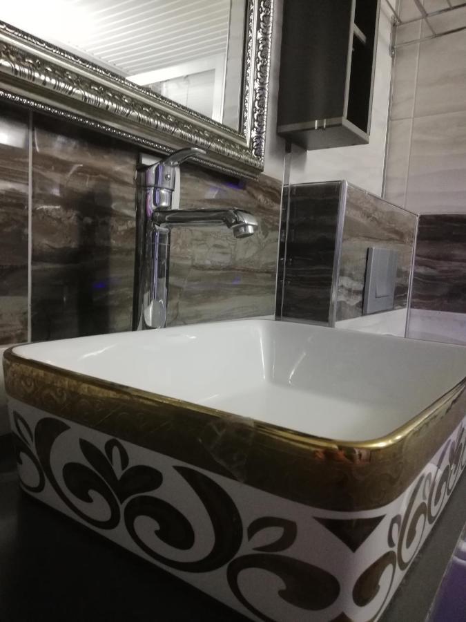 Uenaten Otel Gaziemir 外观 照片